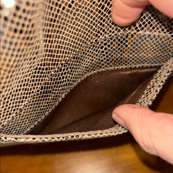 HOBO Leather Snakeskin Embossed Crossbody Gold Hardware EUC Bohemian Gorgeous 🖤 - Picture 5 of 17